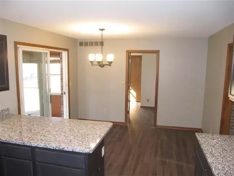 6985 Windsor Dr, De Motte, IN 46310 photo 9