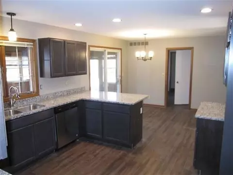 6985 Windsor Dr, De Motte, IN 46310 photo 11