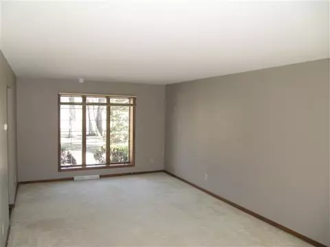 6985 Windsor Dr, De Motte, IN 46310 photo 17