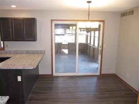 6985 Windsor Dr, De Motte, IN 46310 photo 10