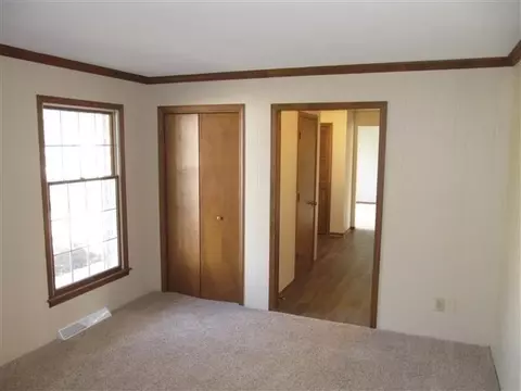6985 Windsor Dr, De Motte, IN 46310 photo 5