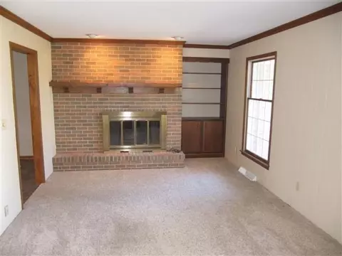 6985 Windsor Dr, De Motte, IN 46310 photo 4