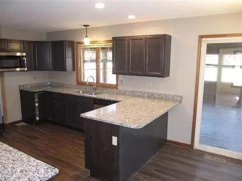 6985 Windsor Dr, De Motte, IN 46310 photo 12