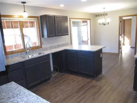 6985 Windsor Dr, De Motte, IN 46310 photo 8