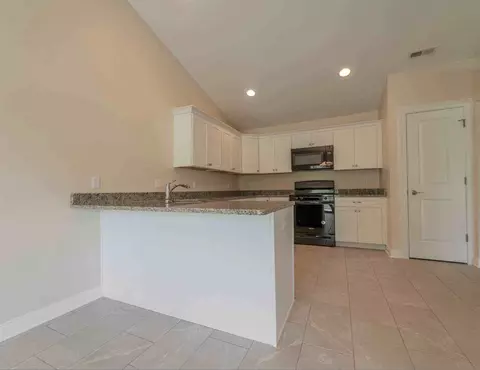 910 Veterans Ln, Crown Point, IN 46307 photo 5