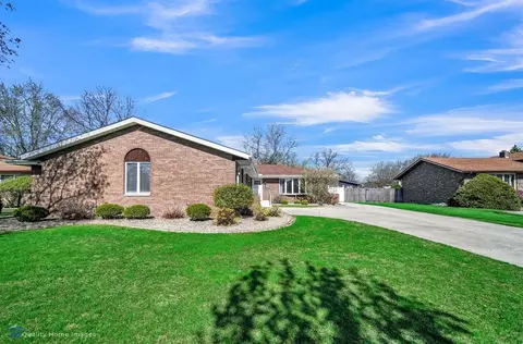 9544 Walnut Dr, Munster, IN 46321 photo 1