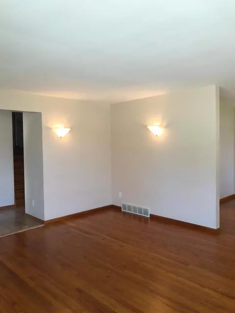 8451 Forest Ave, Munster, IN 46321 photo 6