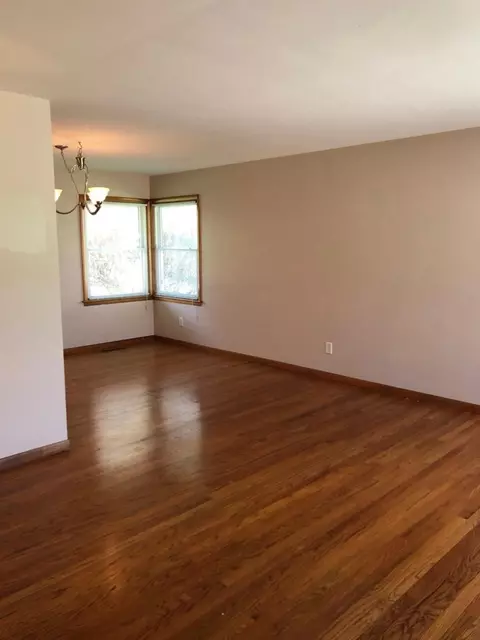 8451 Forest Ave, Munster, IN 46321 photo 5