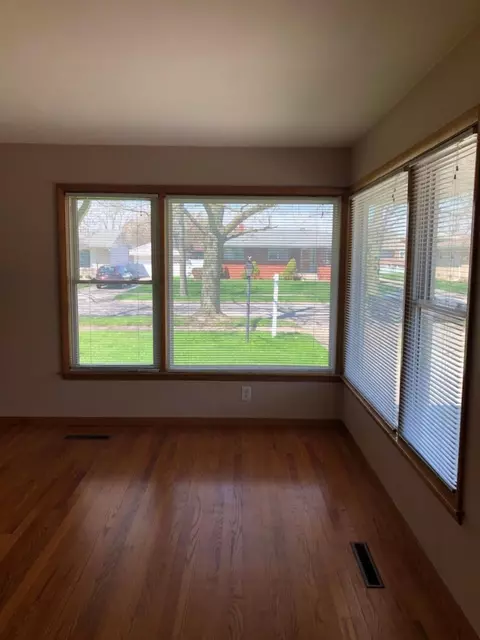 8451 Forest Ave, Munster, IN 46321 photo 4