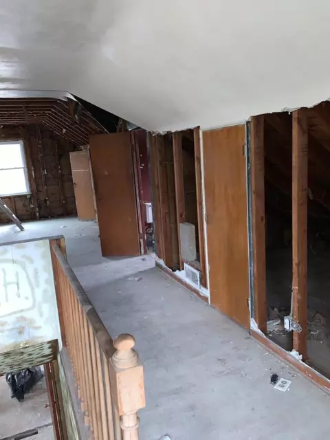 606 Clinton St, Gary, IN 46406 photo 3