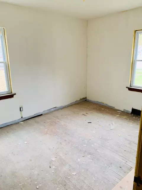 606 Clinton St, Gary, IN 46406 photo 10