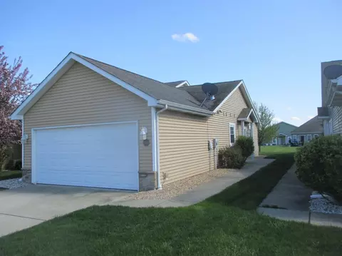 1821 E 105th Pl, Crown Point, IN 46307 photo 1