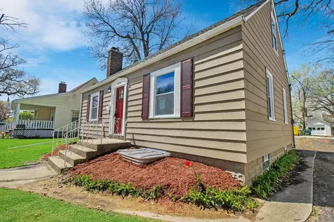 214 N Harvey St, Griffith, IN 46319 photo 3