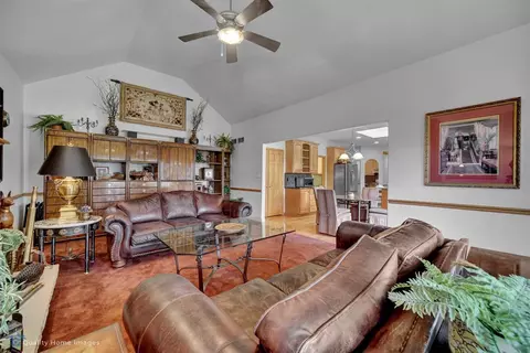 9999 Margo Ln, Munster, IN 46321 photo 10