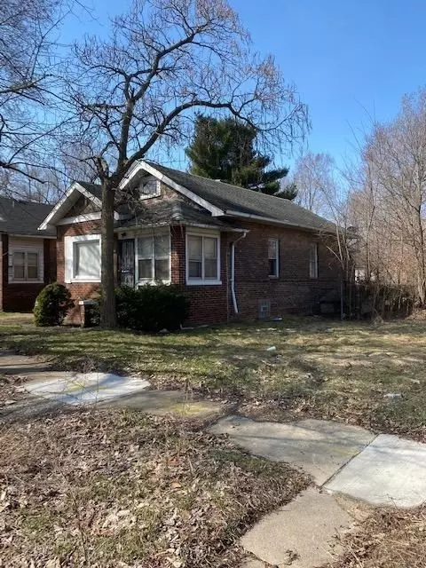 1352 Rutledge St, Gary, IN 46404 photo 3
