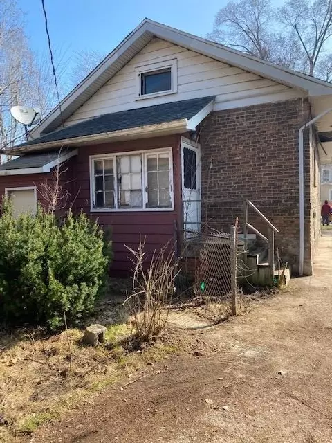 1352 Rutledge St, Gary, IN 46404 photo 4