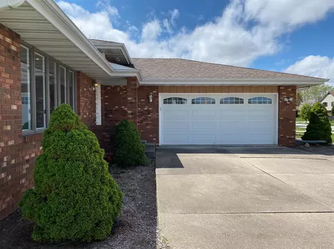 1154 Thicket Ln, Munster, IN 46321 photo 2