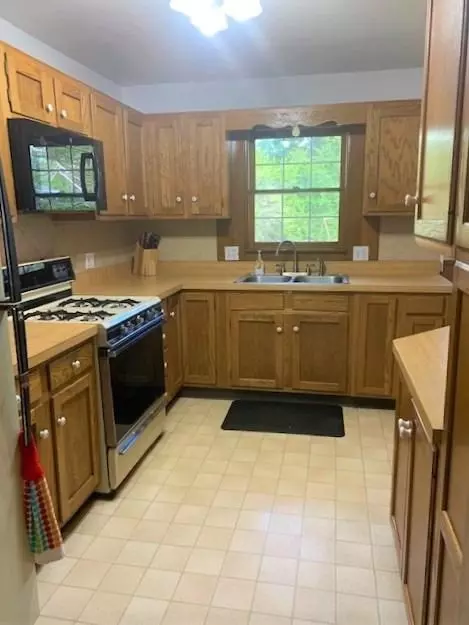7011 Tranquility Dr, De Motte, IN 46310 photo 6