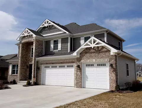 2073 Franklin Dr, Crown Point, IN 46307 photo 3