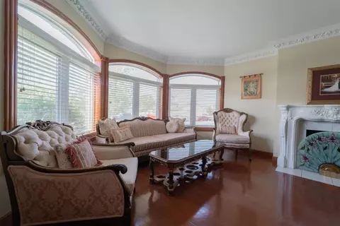 307 Salisbury Dr, Munster, IN 46321 photo 5
