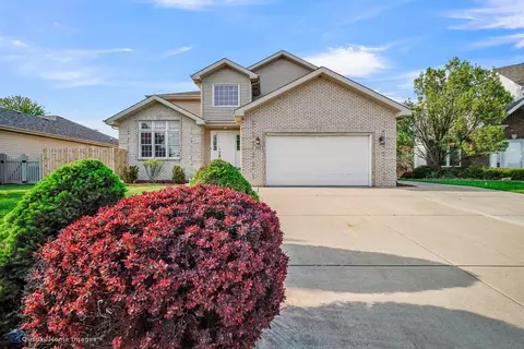 233 Valley View Ln, Dyer, IN 46311 photo 1