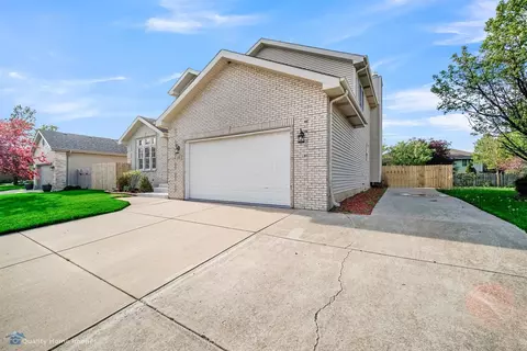 233 Valley View Ln, Dyer, IN 46311 photo 2