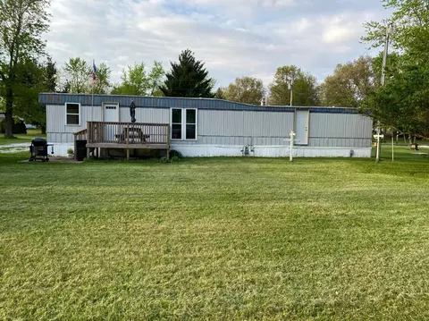 4053 Old Orchard Ln, Wheatfield, IN 46392 photo 2