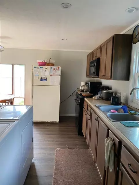 4053 Old Orchard Ln, Wheatfield, IN 46392 photo 4