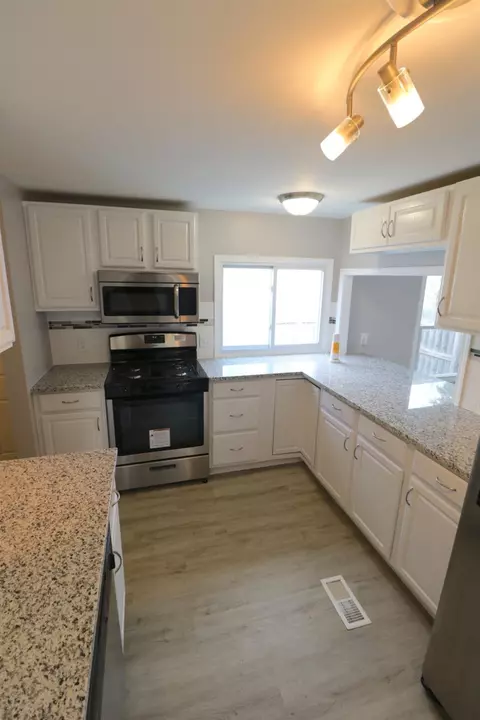 569 E Anderson St, Crown Point, IN 46307 photo 4