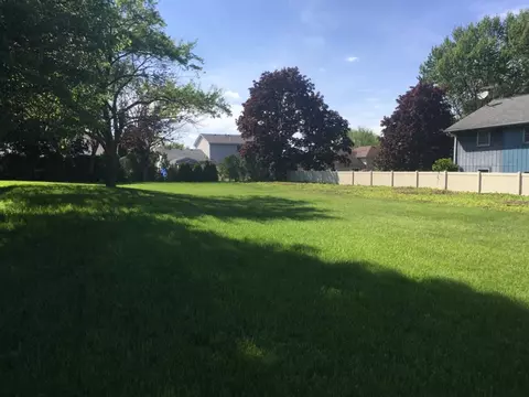 3391 W Lakeshore Dr, Crown Point, IN 46307 photo 1