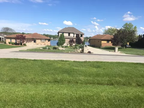 3391 W Lakeshore Dr, Crown Point, IN 46307 photo 3