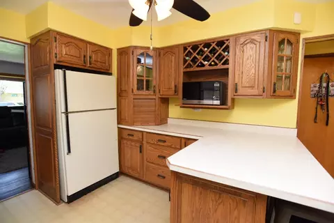 819 N Jay St, Griffith, IN 46319 photo 4