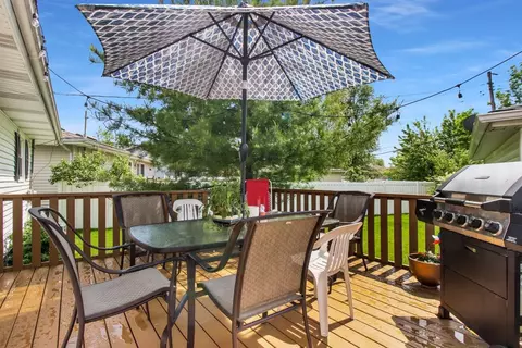 606 Jackson Ave, Dyer, IN 46311 photo 3
