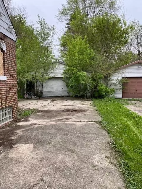 916 E 44th Pl, Gary, IN 46409 photo 4