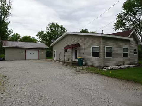 805 E John St, Knox, IN 46534 photo 1