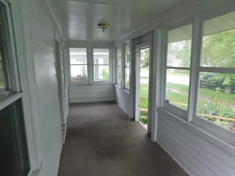 141 N Lindberg St, Griffith, IN 46319 photo 2
