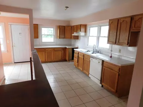 141 N Lindberg St, Griffith, IN 46319 photo 8