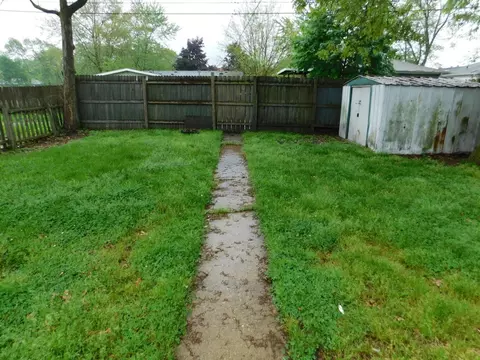 141 N Lindberg St, Griffith, IN 46319 photo 11