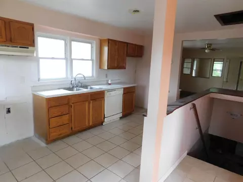 141 N Lindberg St, Griffith, IN 46319 photo 9