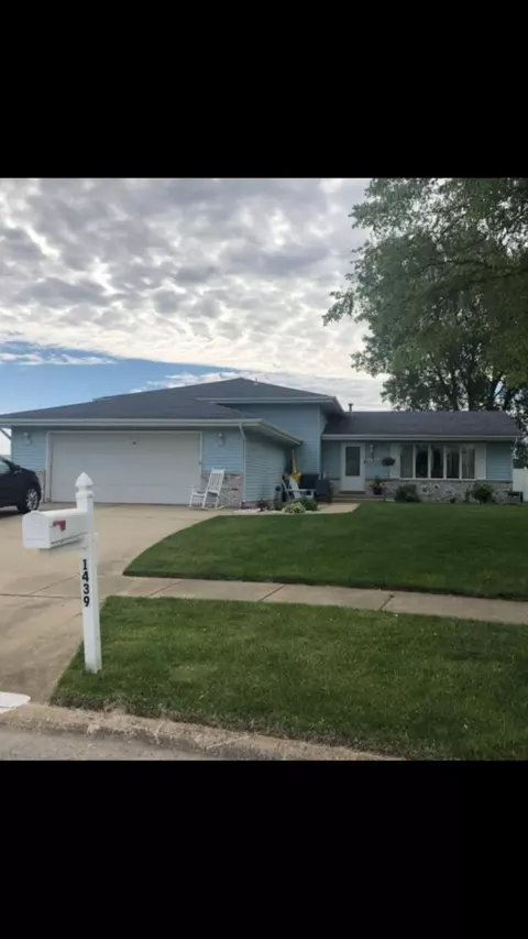 1439 Birch Ct, Griffith, IN 46319 photo 1