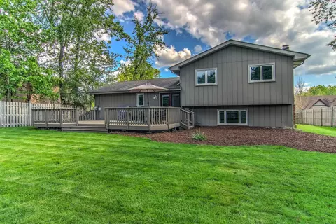 525 Hillside Dr, Dyer, IN 46311 photo 2