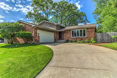 525 Hillside Dr, Dyer, IN 46311 photo 1