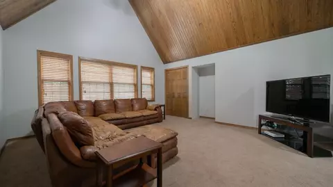 183 E 700, Kouts, IN 46347 photo 28