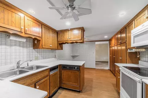 8831 Harrison Ave #101, Munster, IN 46321 photo 5