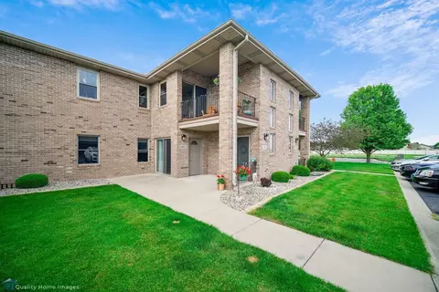 982 Birch Dr, Crown Point, IN 46307 photo 1