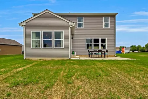 8760 Sapphire Way, Crown Point, IN 46307 photo 4