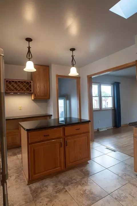 930 W Pine St, Griffith, IN 46319 photo 4