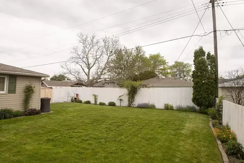 930 W Pine St, Griffith, IN 46319 photo 16