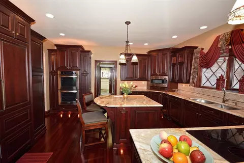 933 Waterville Ct, Dyer, IN 46311 photo 8