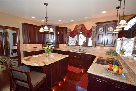 933 Waterville Ct, Dyer, IN 46311 photo 7